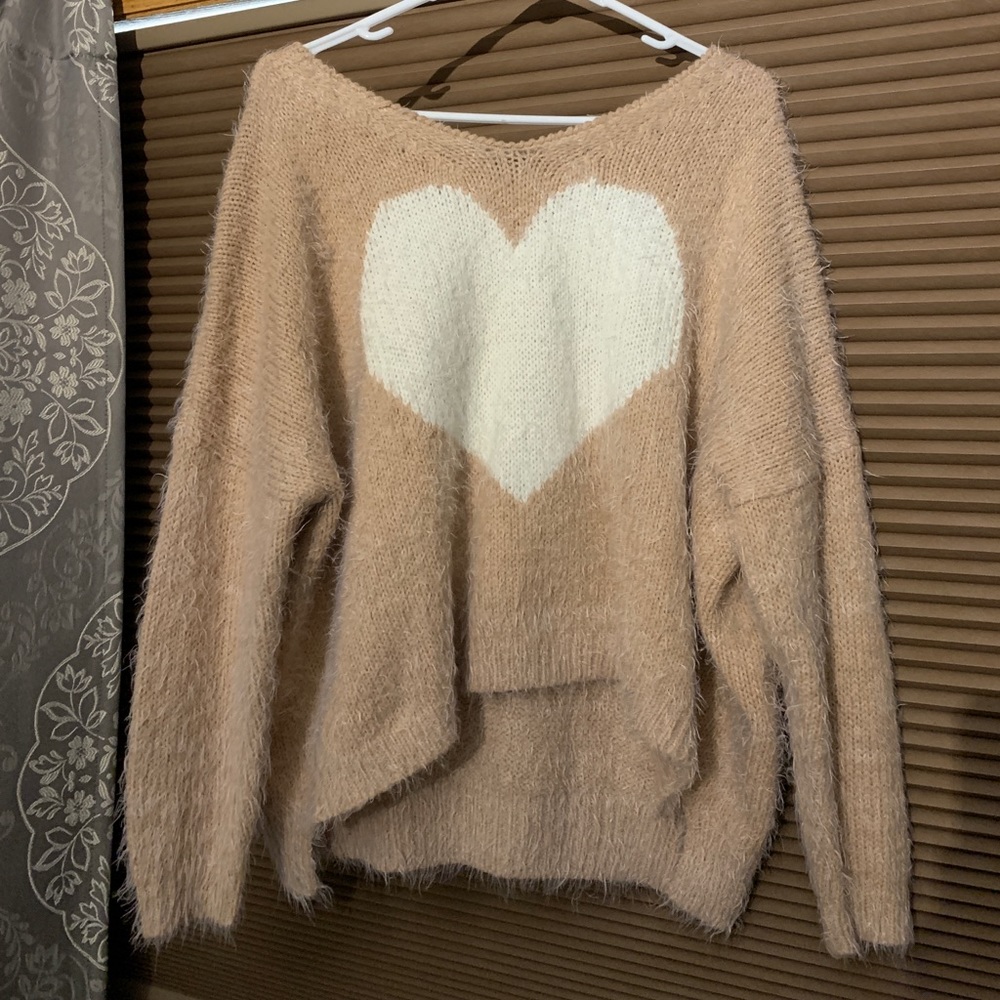 Dreamers plush heart sweater